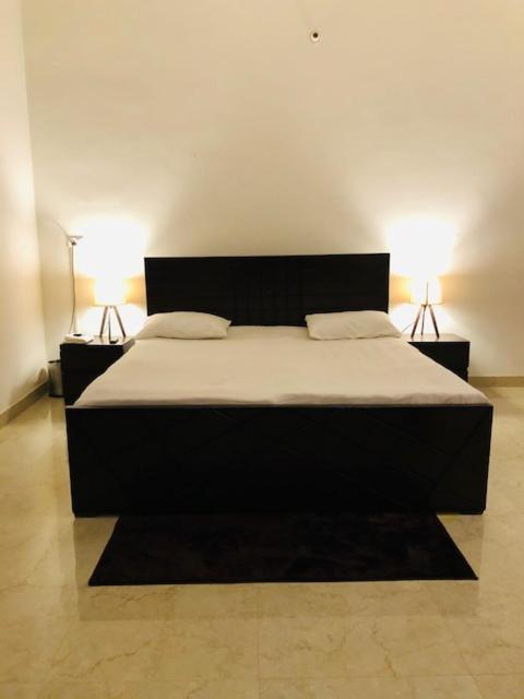Tattva Luxurious Apartment バラナシ エクステリア 写真